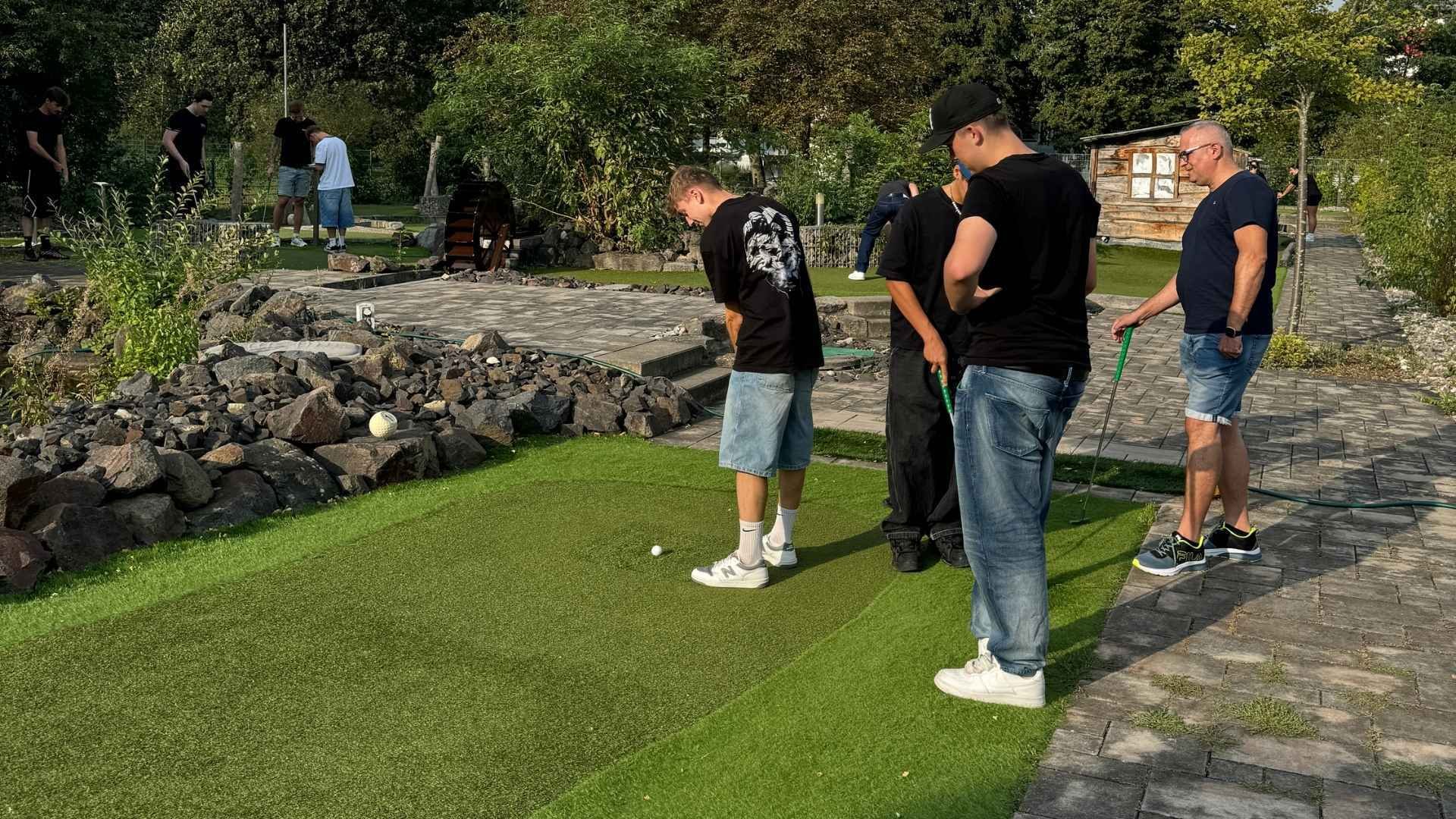 Hygiene-Azubis-Minigolf